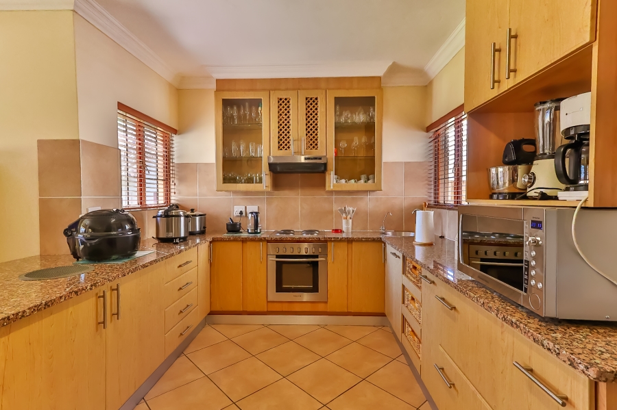To Let 3 Bedroom Property for Rent in The Coves North West